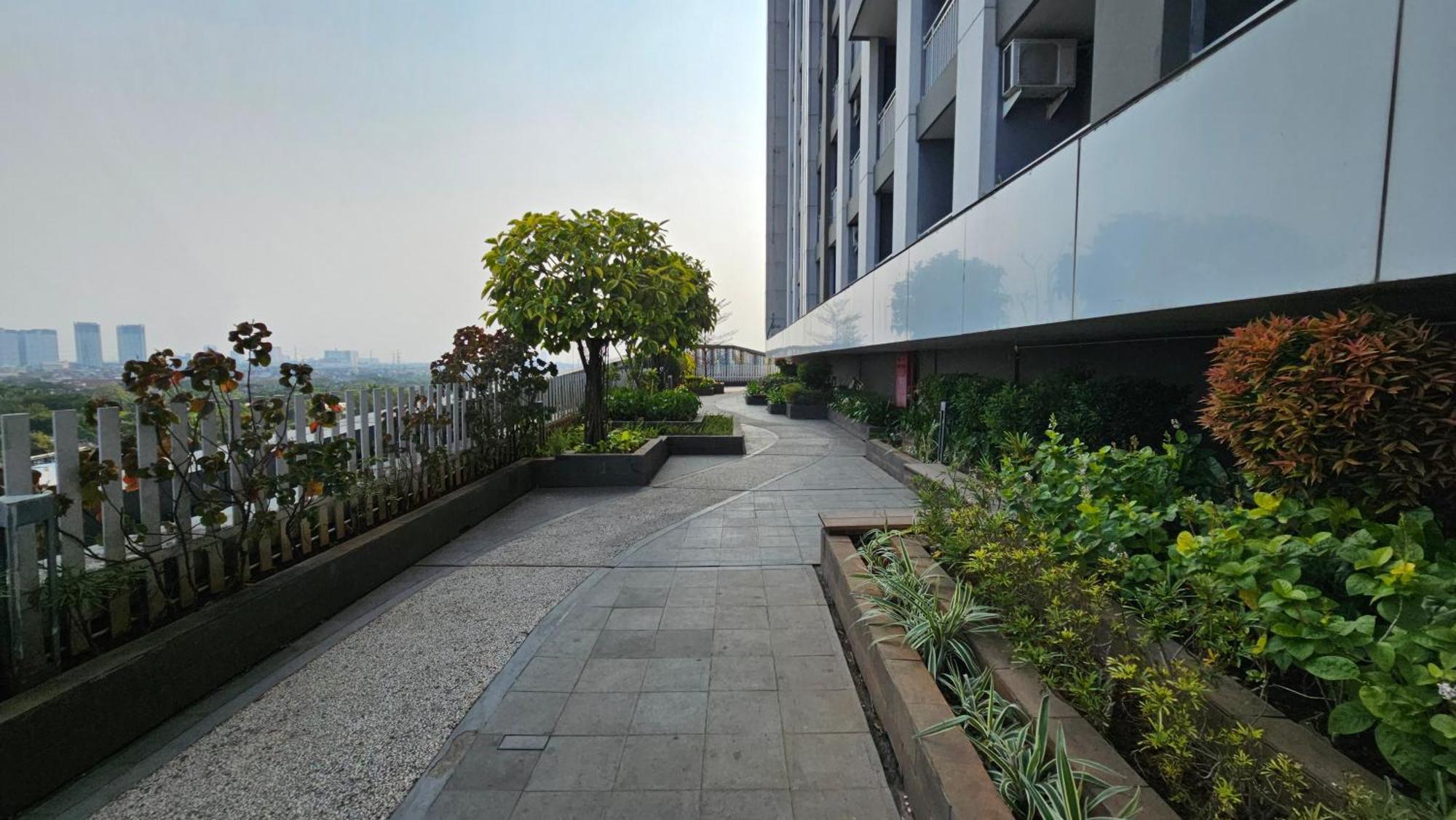 Apartement Springwood By LiviRooms Tangerang Warungmangga Bagian luar foto